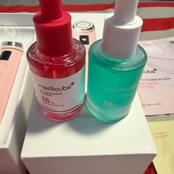 Medicube Booster Pro New - Picture 4 of 6